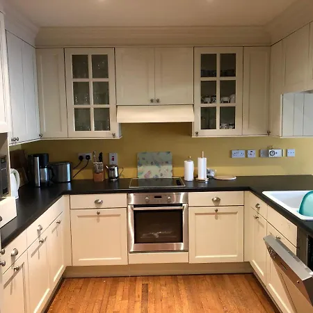 Erin's Town House Tatil Evi *